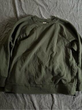 Terra & Sky Forest Green Pullover Crewneck Sweatshirt